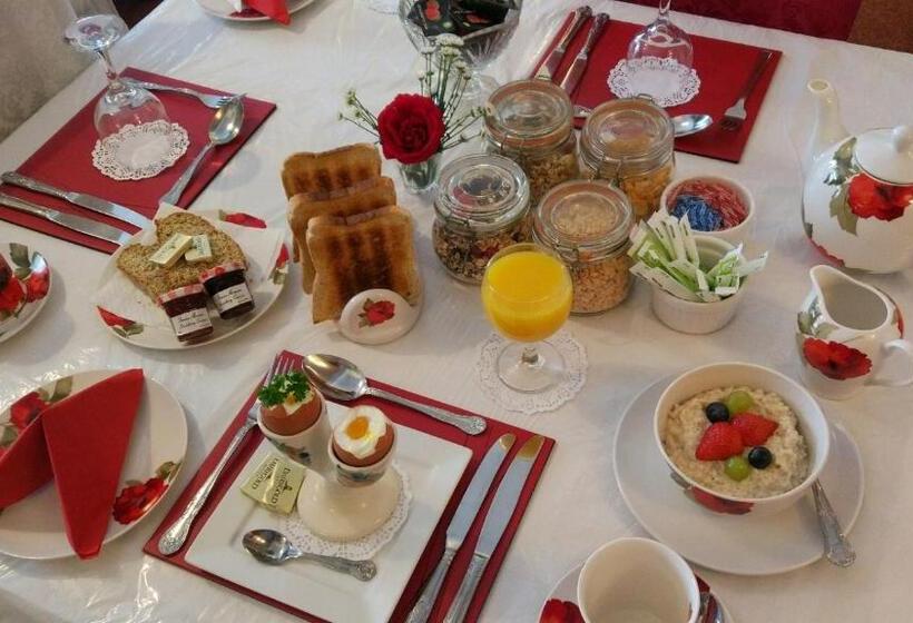 Bed and Breakfast Inishross House