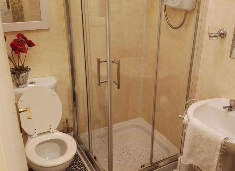 Bed and Breakfast Inishross House