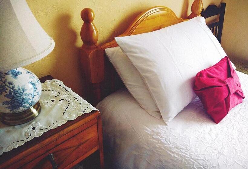 Bed and Breakfast Inishross House