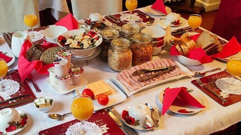 Bed and Breakfast Inishross House