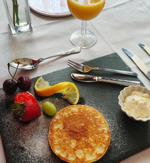 Bed and Breakfast Inishross House