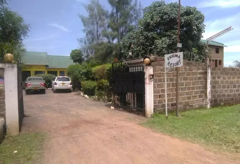 هتل Enigma Resort