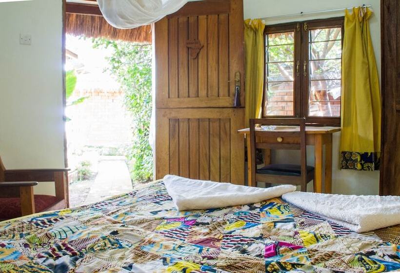 هتل New Court View