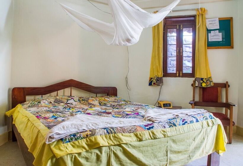 هتل New Court View