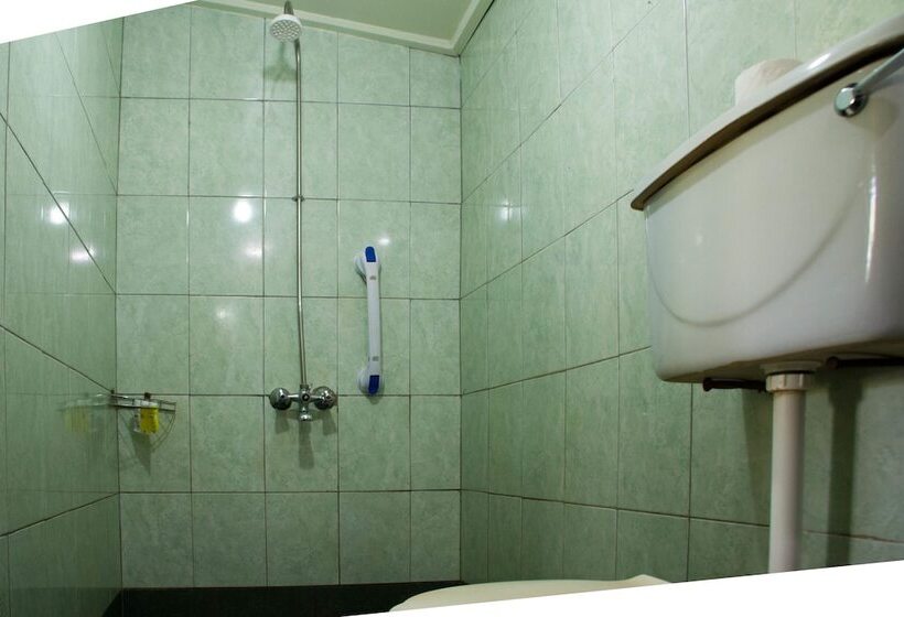 هتل New Court View