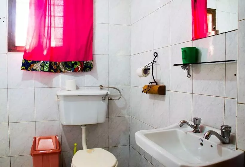 هتل New Court View