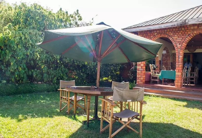 هتل New Court View