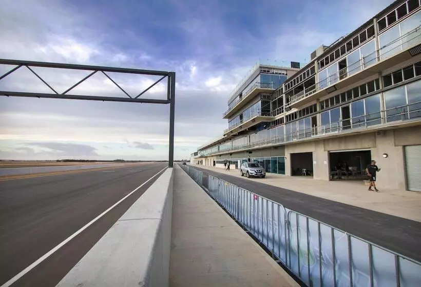 ホテル Rydges Pit Lane