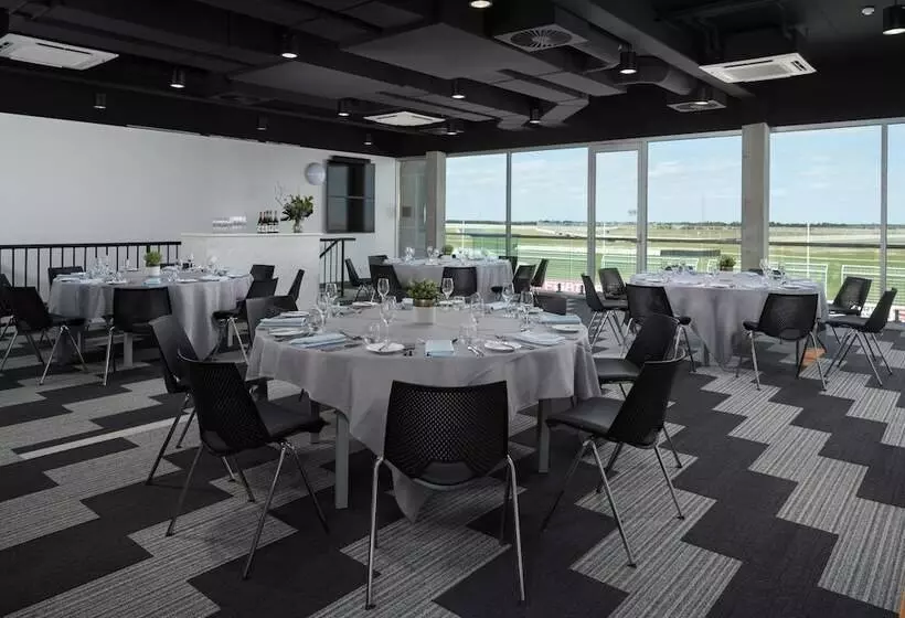 ホテル Rydges Pit Lane