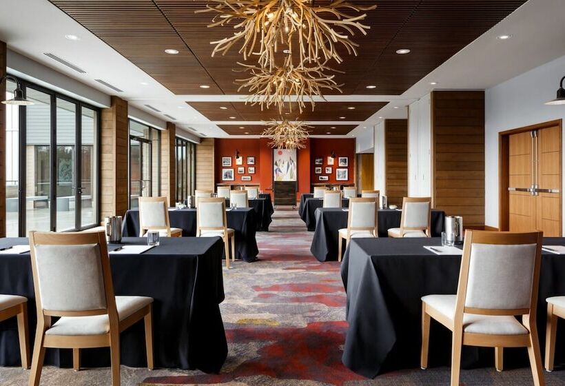 The Josie Hotel, Autograph Collection