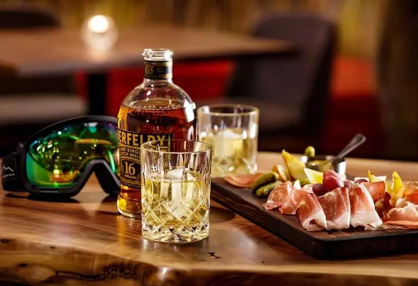 The Josie Hotel, Autograph Collection