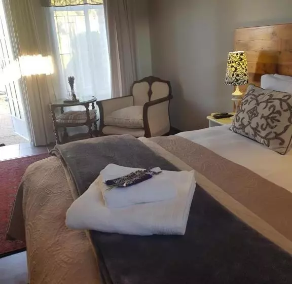 36 On Boom B&b
