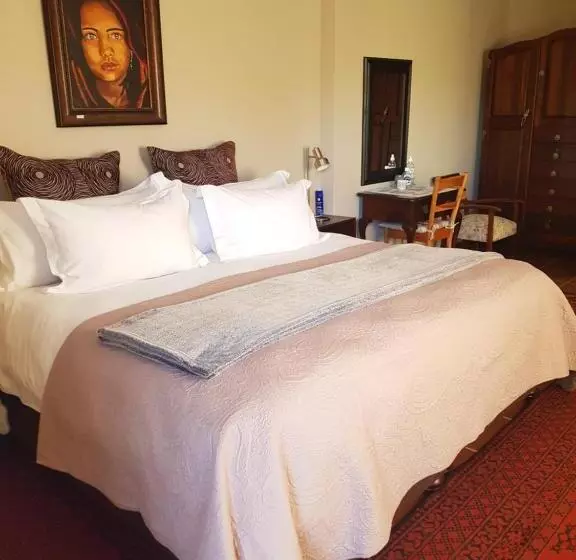 36 On Boom B&b