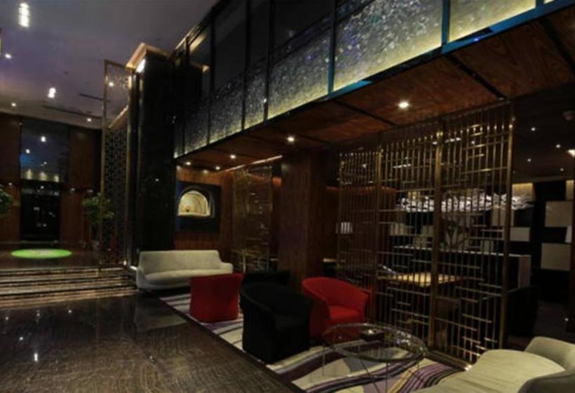 Otel Boston International