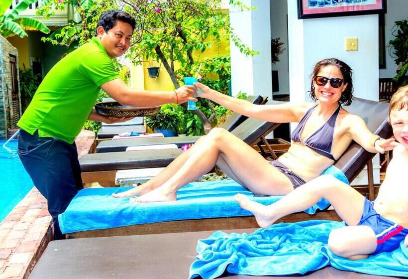 هتل Golden Banana Residence