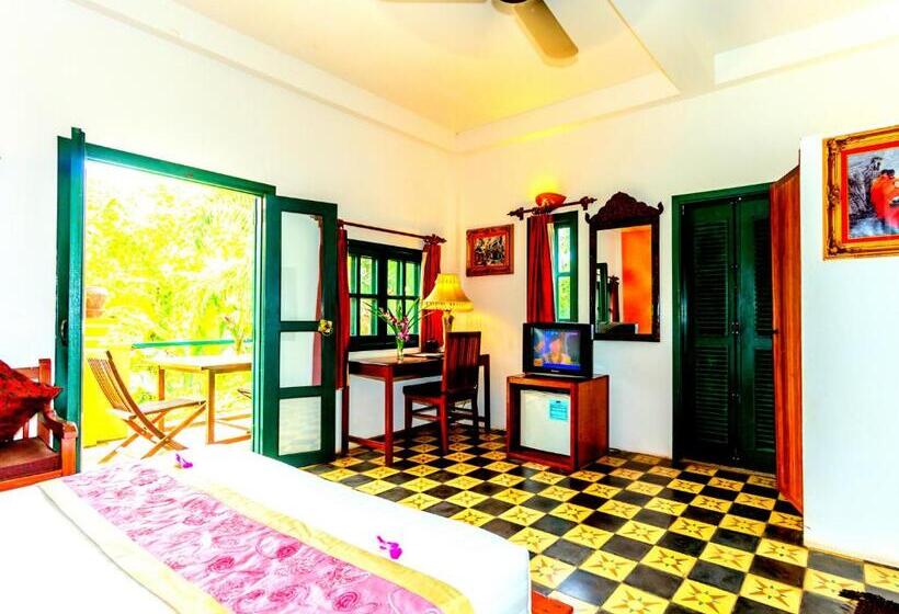 هتل Golden Banana Residence