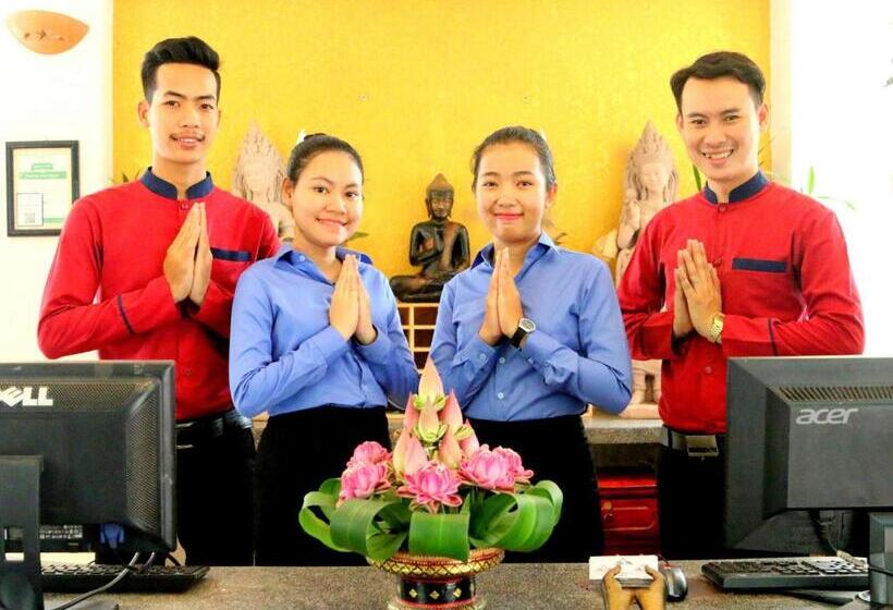 هتل Golden Banana Residence