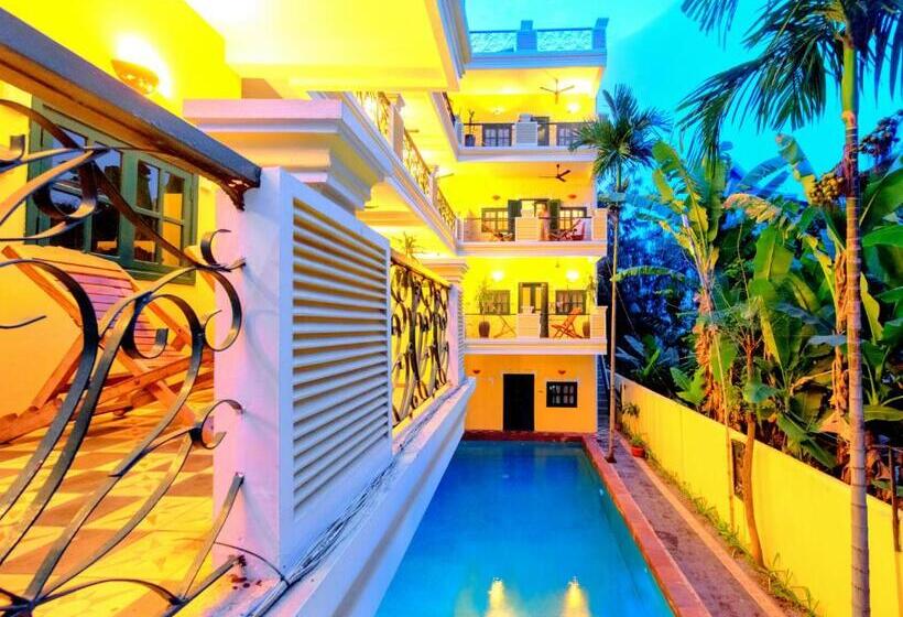 هتل Golden Banana Residence