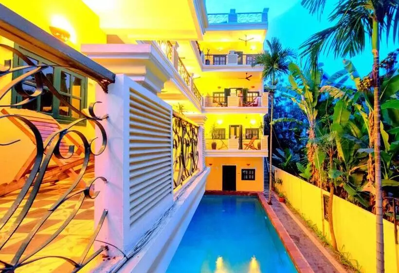 هتل Golden Banana Residence
