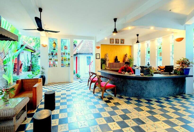 هتل Golden Banana Residence