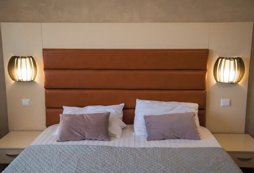 فندق Mbi Travel Inn