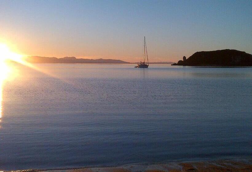 Woolshed Bed & Breakfast