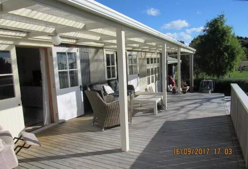 Woolshed Bed & Breakfast