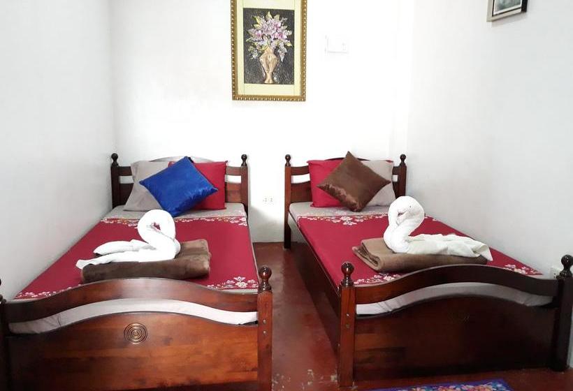 Ostello Edam S Coron Dormitel