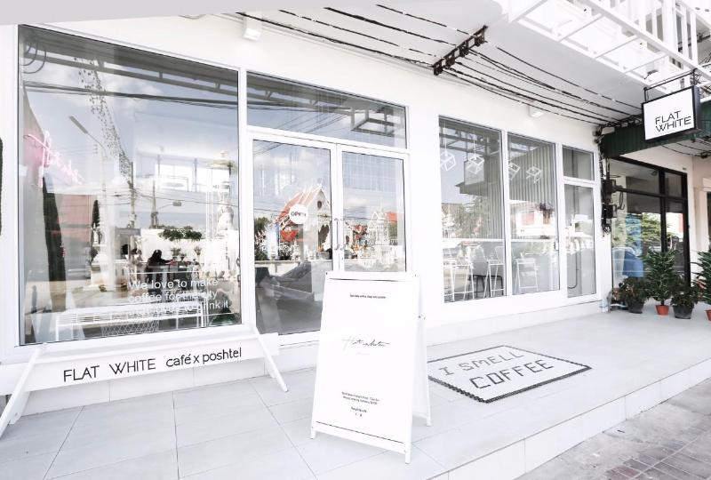 هاستل Flat White Cafe X Poshtel