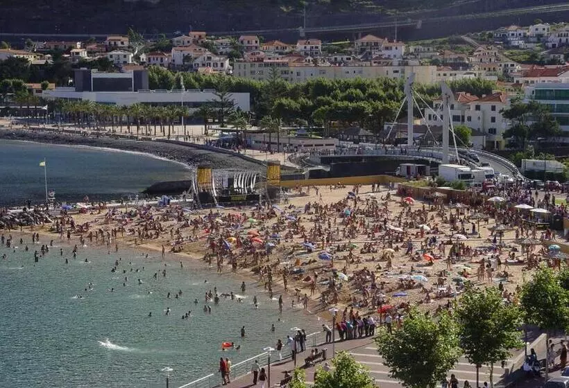 Retkeilymaja Modern & Recycled Guest House