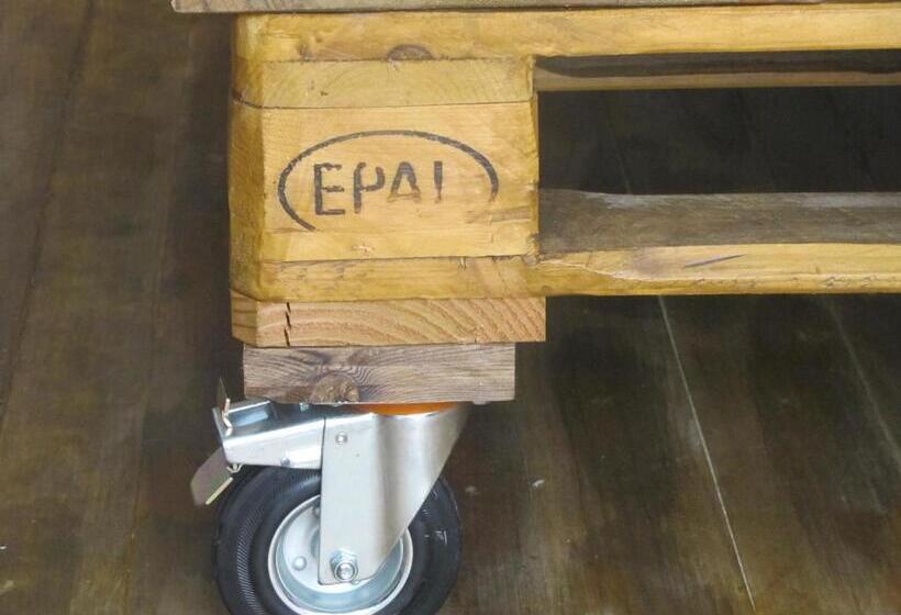 Ostello Modern & Recycled Guest House