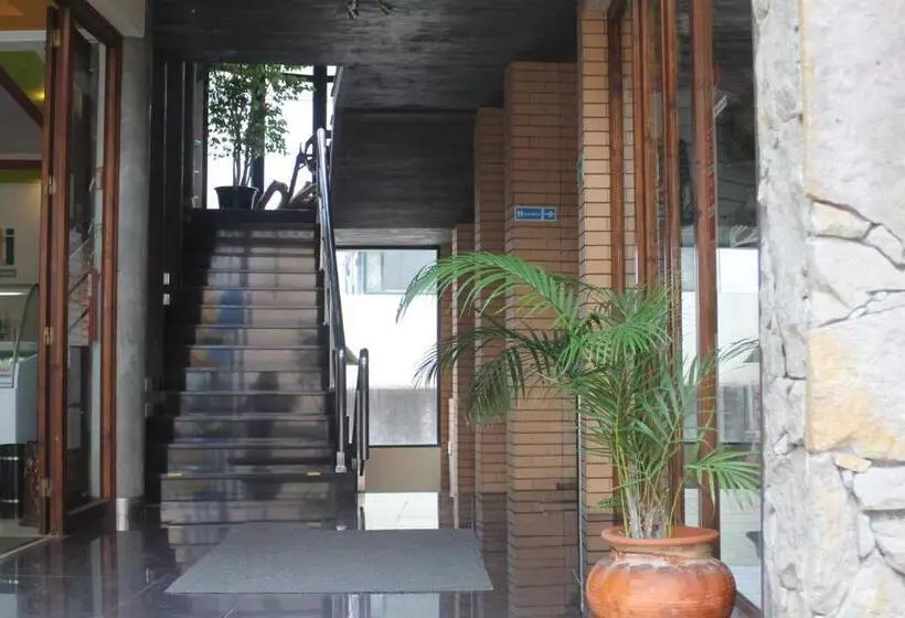 Retkeilymaja Modern & Recycled Guest House