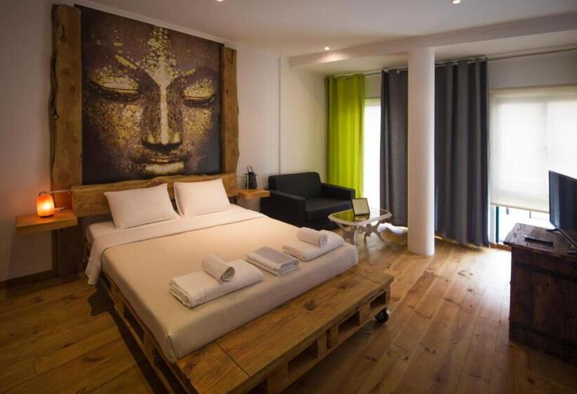 Ostello Modern & Recycled Guest House