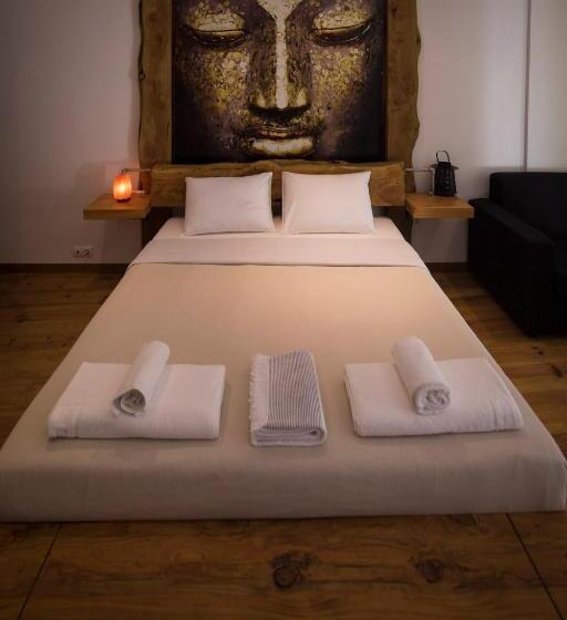 Ostello Modern & Recycled Guest House