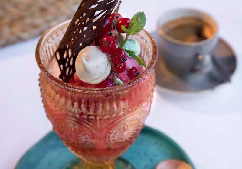 تختخواب و صبحانه La Maison D Eté Hotel By Newmark