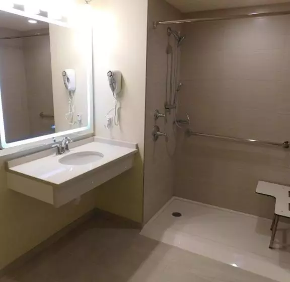 Hotelli Days Inn & Suites By Wyndham Kearney Ne