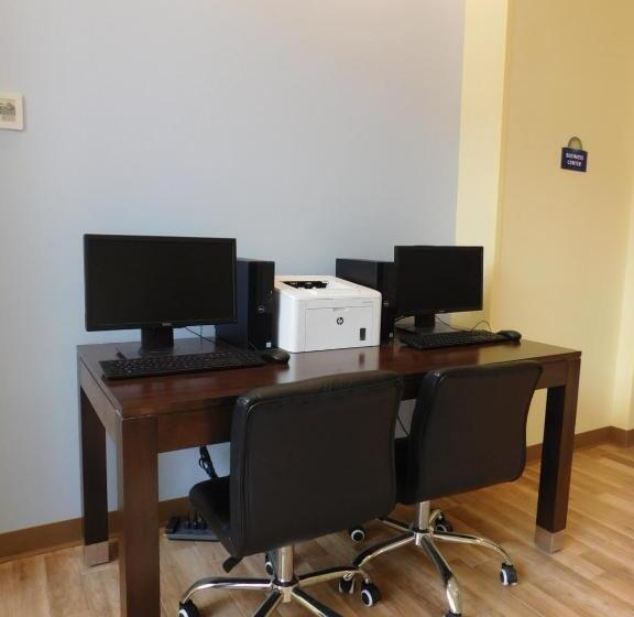 فندق Days Inn & Suites By Wyndham Kearney Ne