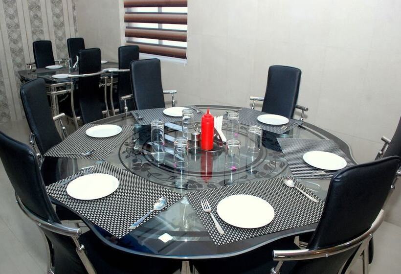 The Sky Comfort Hotel The Heaven, Dwarka