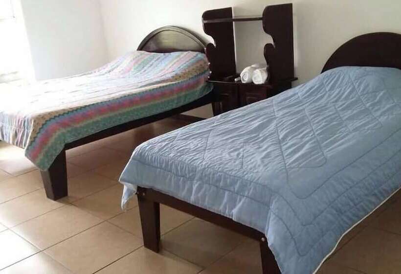 ホテル Mi Linda Tierra