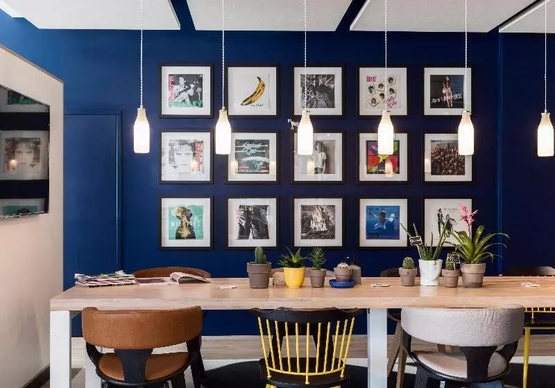 Hotelli Holiday Inn   The Niu, Dairy Haarlem