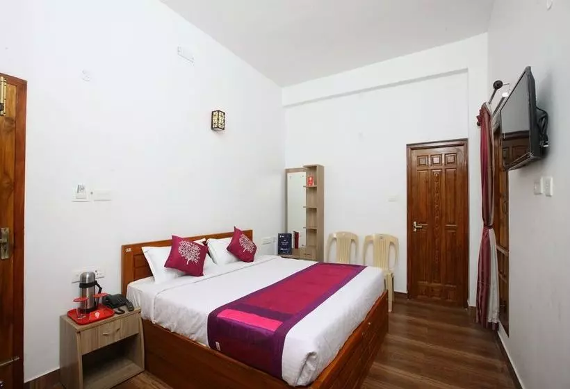 ホテル Oyo 10251 Sri Akilambiga Residency