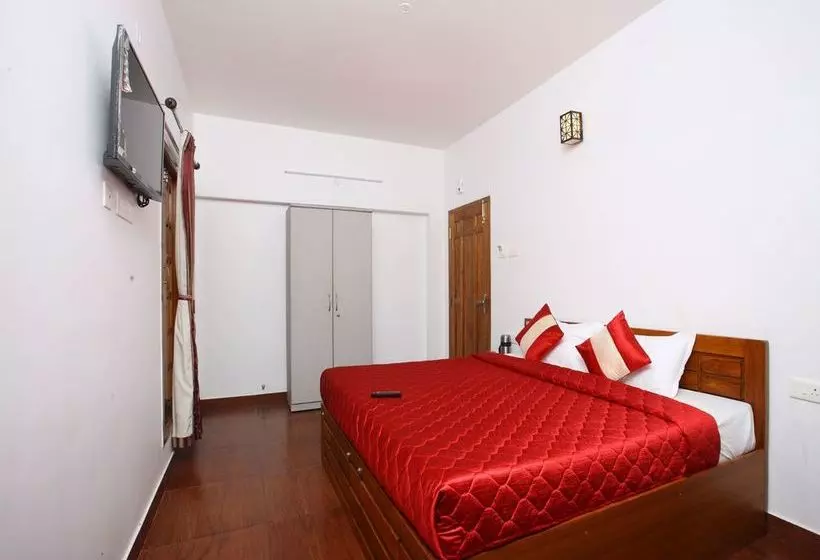 ホテル Oyo 10251 Sri Akilambiga Residency