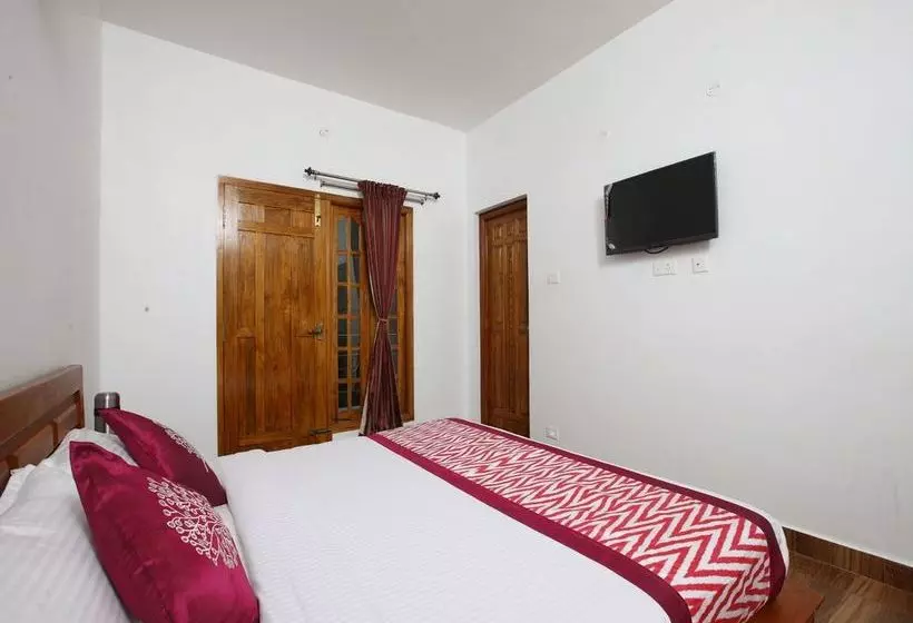 ホテル Oyo 10251 Sri Akilambiga Residency