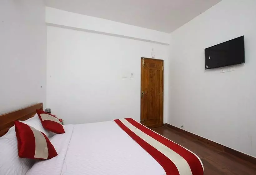 ホテル Oyo 10251 Sri Akilambiga Residency