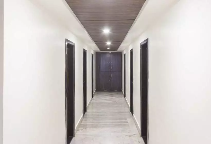 ホテル Indralok Inn