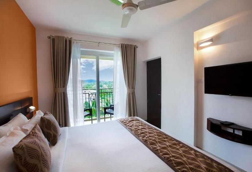 ホテル Sterling Thekkady