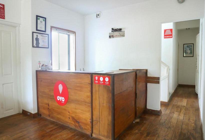 Oyo 10483 Hotel The Signature Crest