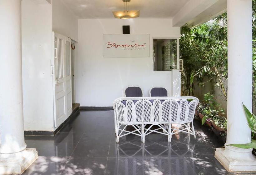 Oyo 10483 Hotel The Signature Crest