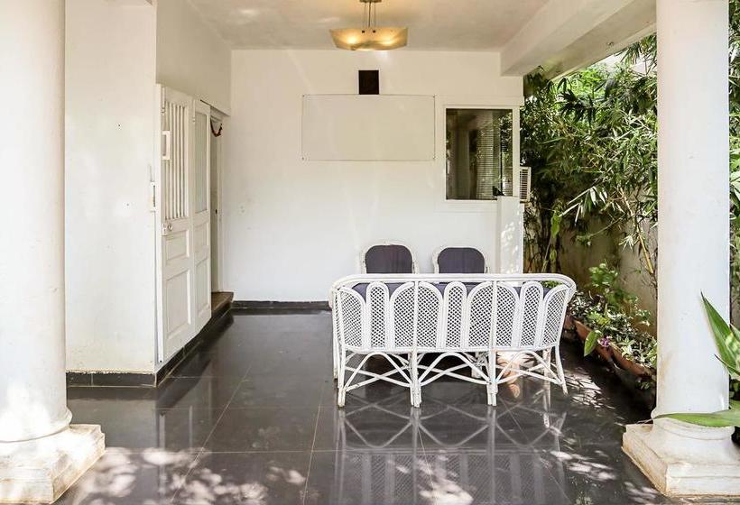 Oyo 10483 Hotel The Signature Crest