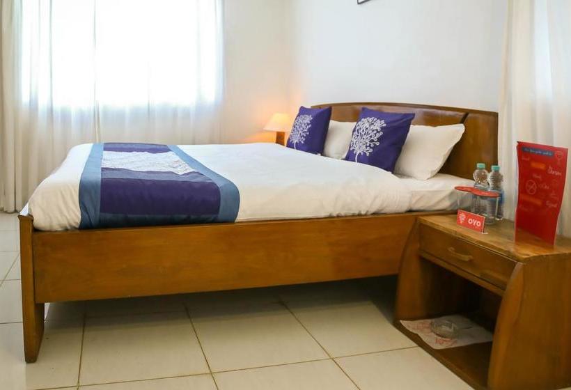 Oyo 10483 Hotel The Signature Crest